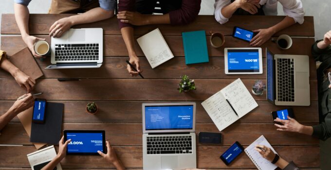 Reuniones Semanales de Bahia: Innovación y Servicio de Excelencia