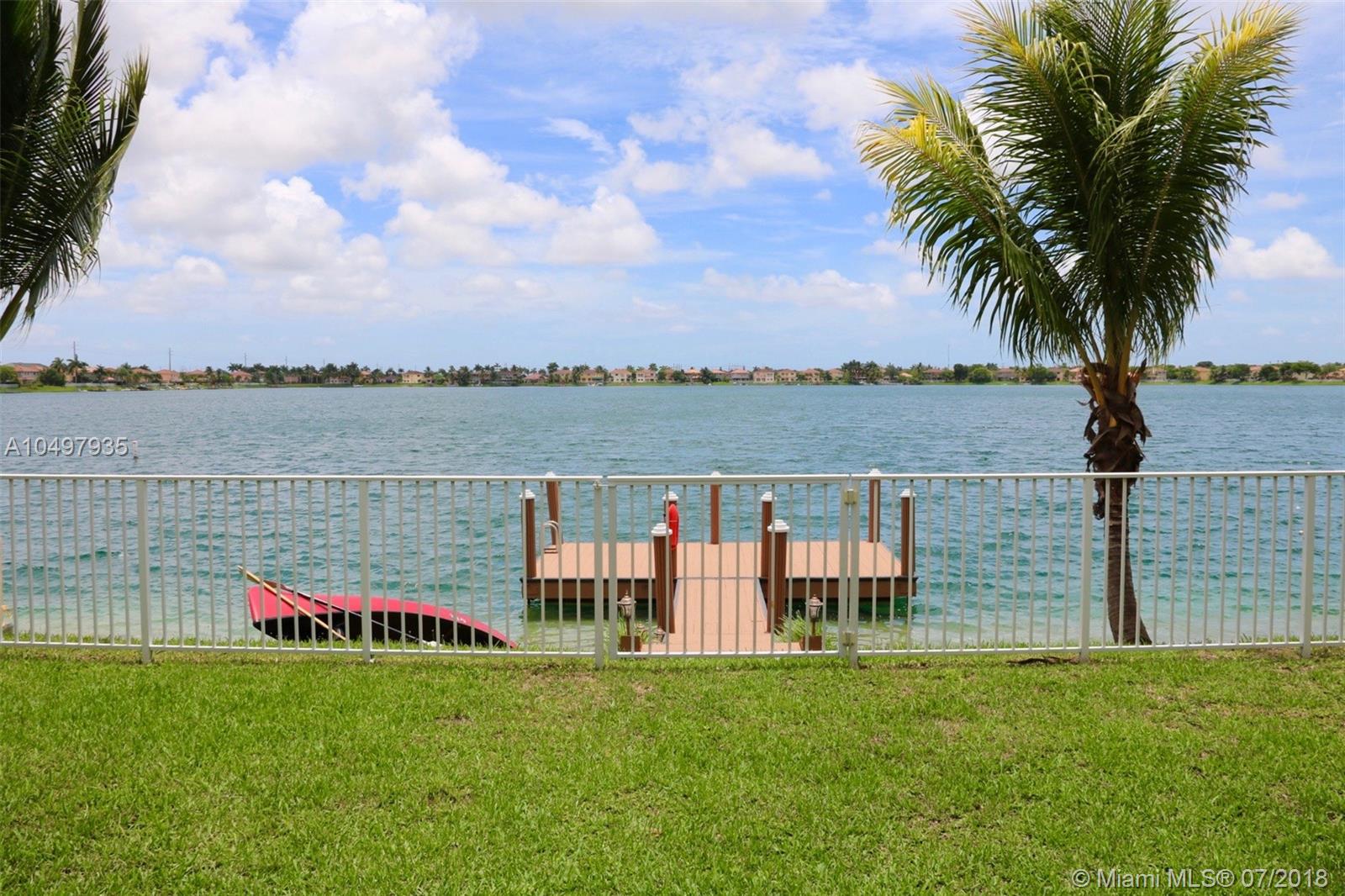 Casa en venta en 13841 SW 136th Pl, Miami, FL 33186