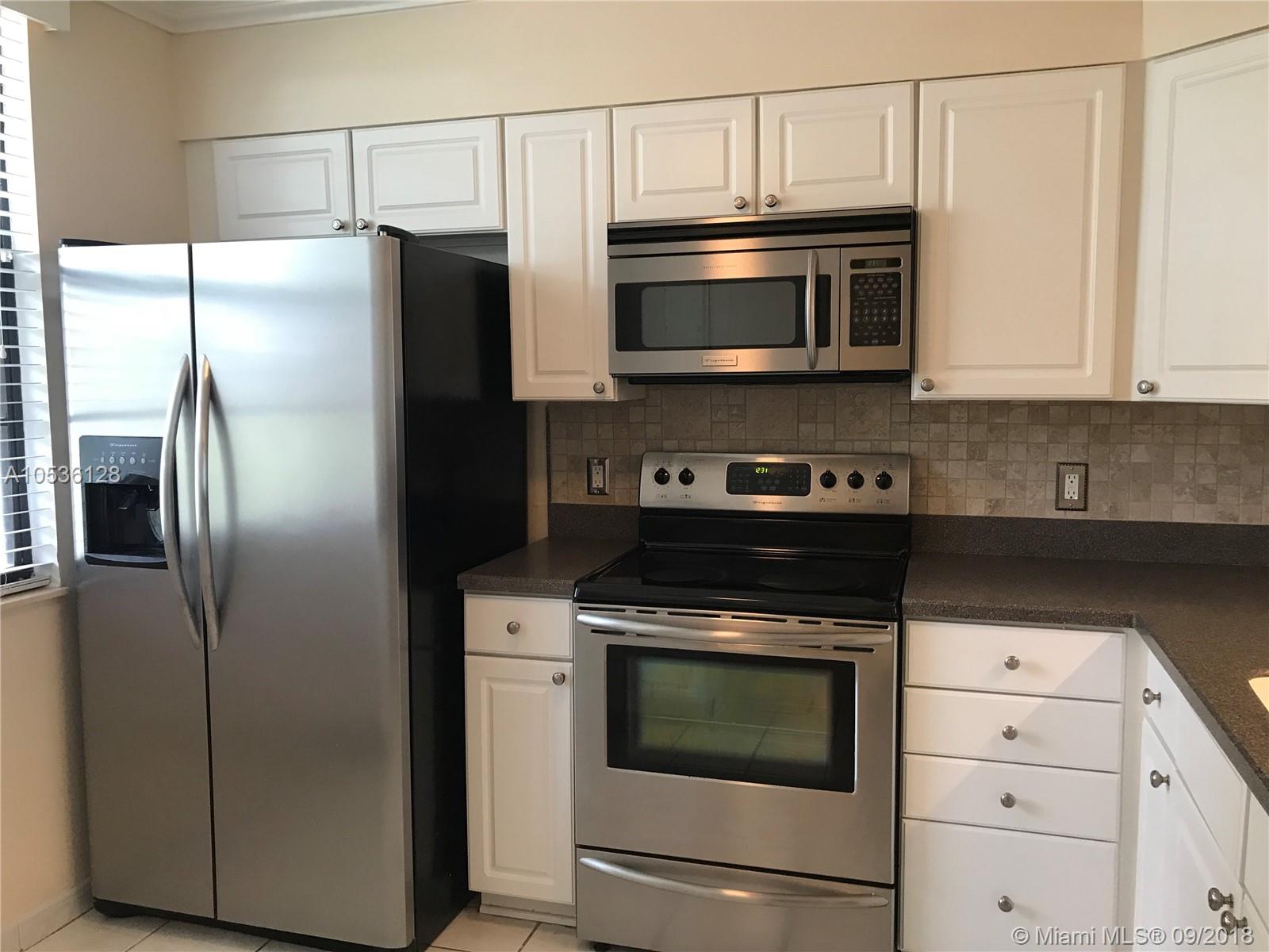 Apartamento en venta en 1526 Whitehall Dr 102, Davie, FL 33324