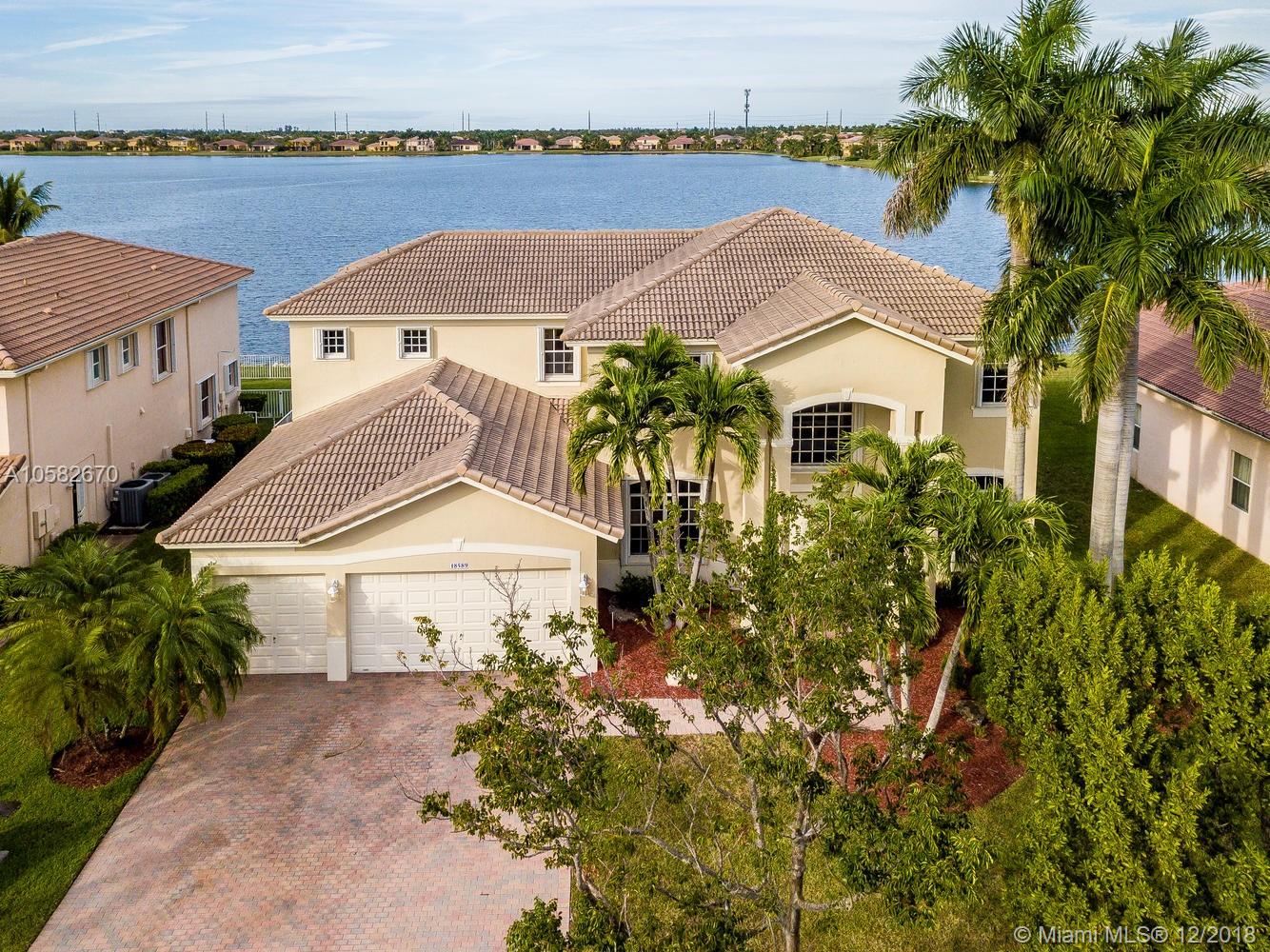 Casa en venta en 18589 SW 24th St, Miramar, FL 33029