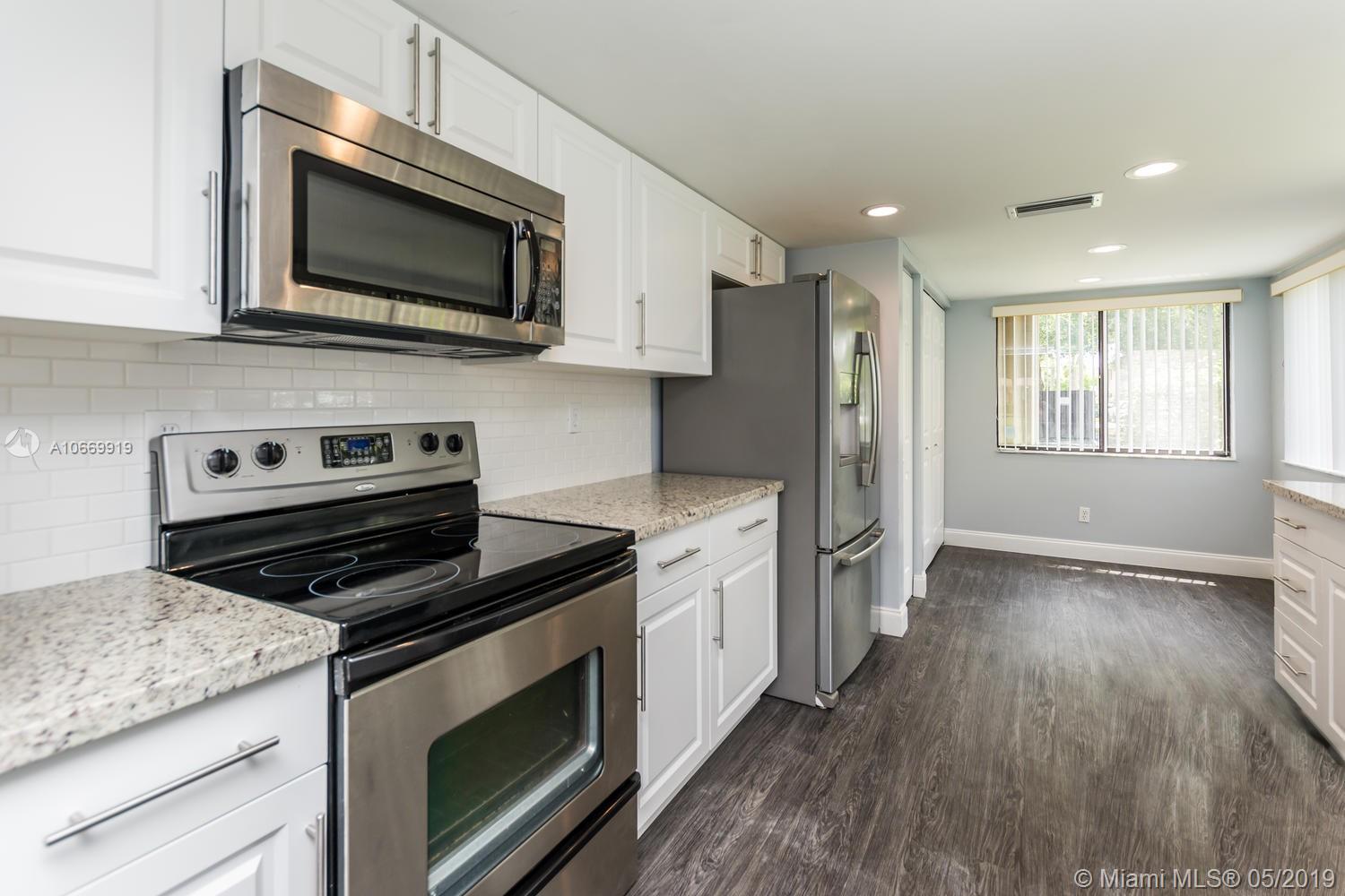 Apartamento en venta en 2131 SW 93rd Way 601, Davie, FL 33324