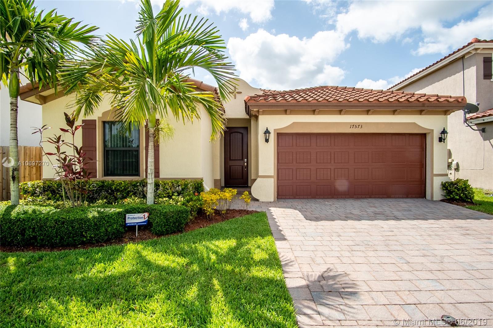 Casa en venta en 17573 SW 155 CT, Miami, FL 33187