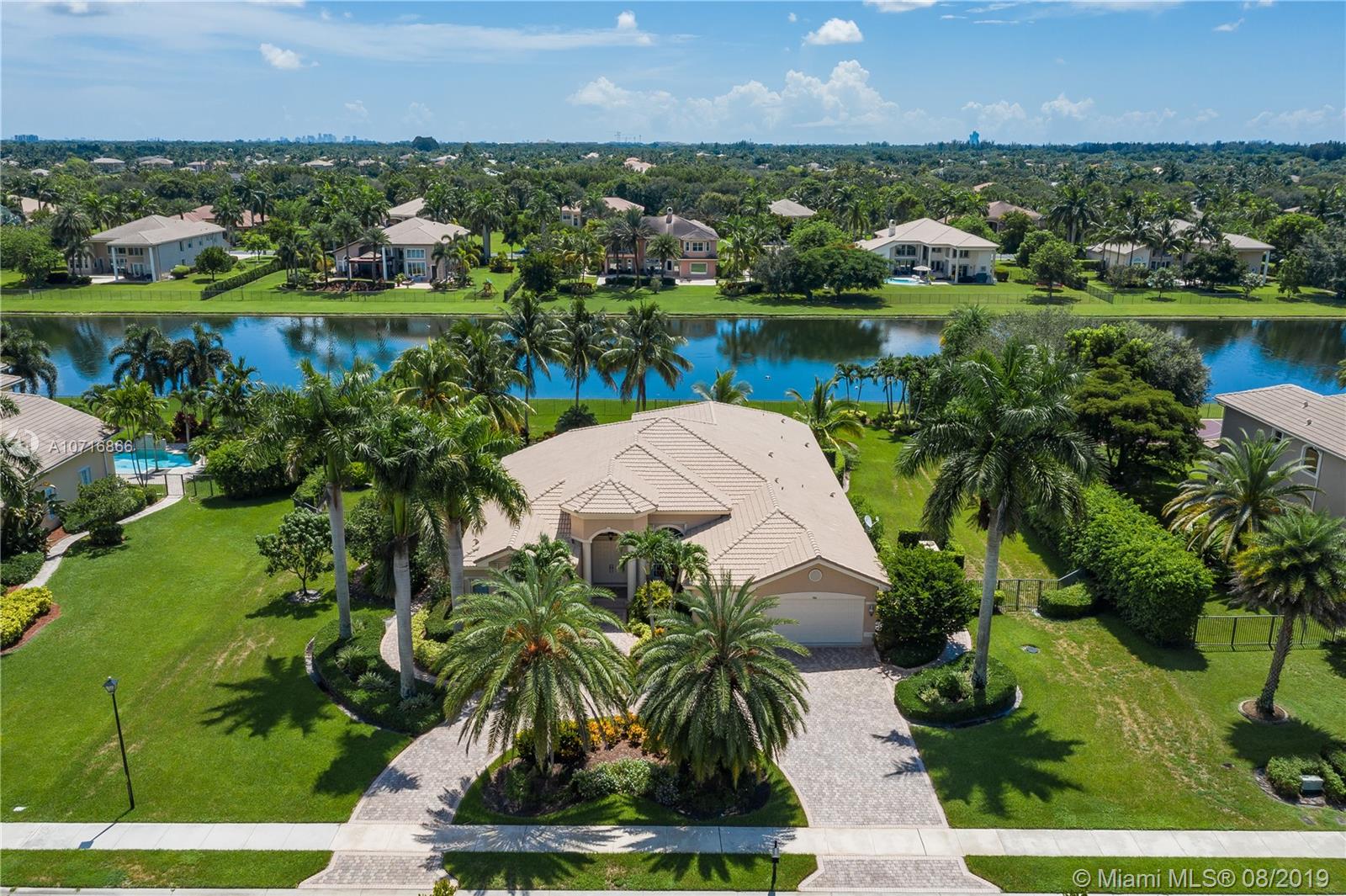 Casa en venta en 3566 Juniper Ln, Davie, FL 33330