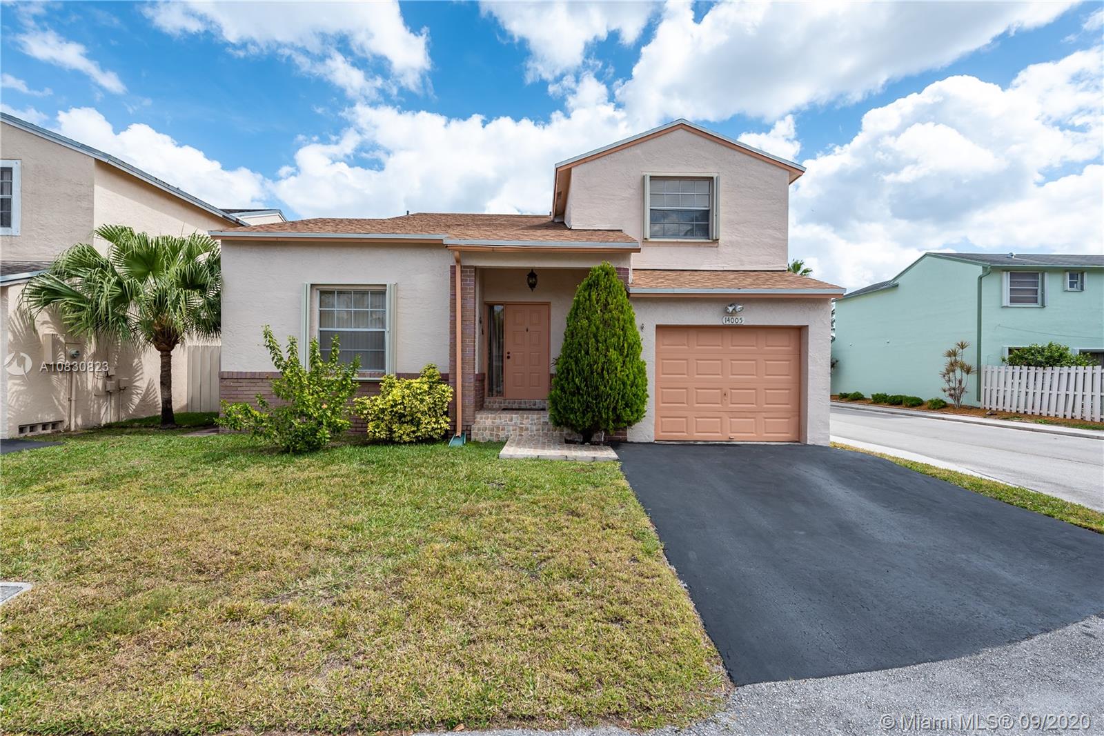 Casa en venta en 14005 Langley Pl, Davie, FL 33325