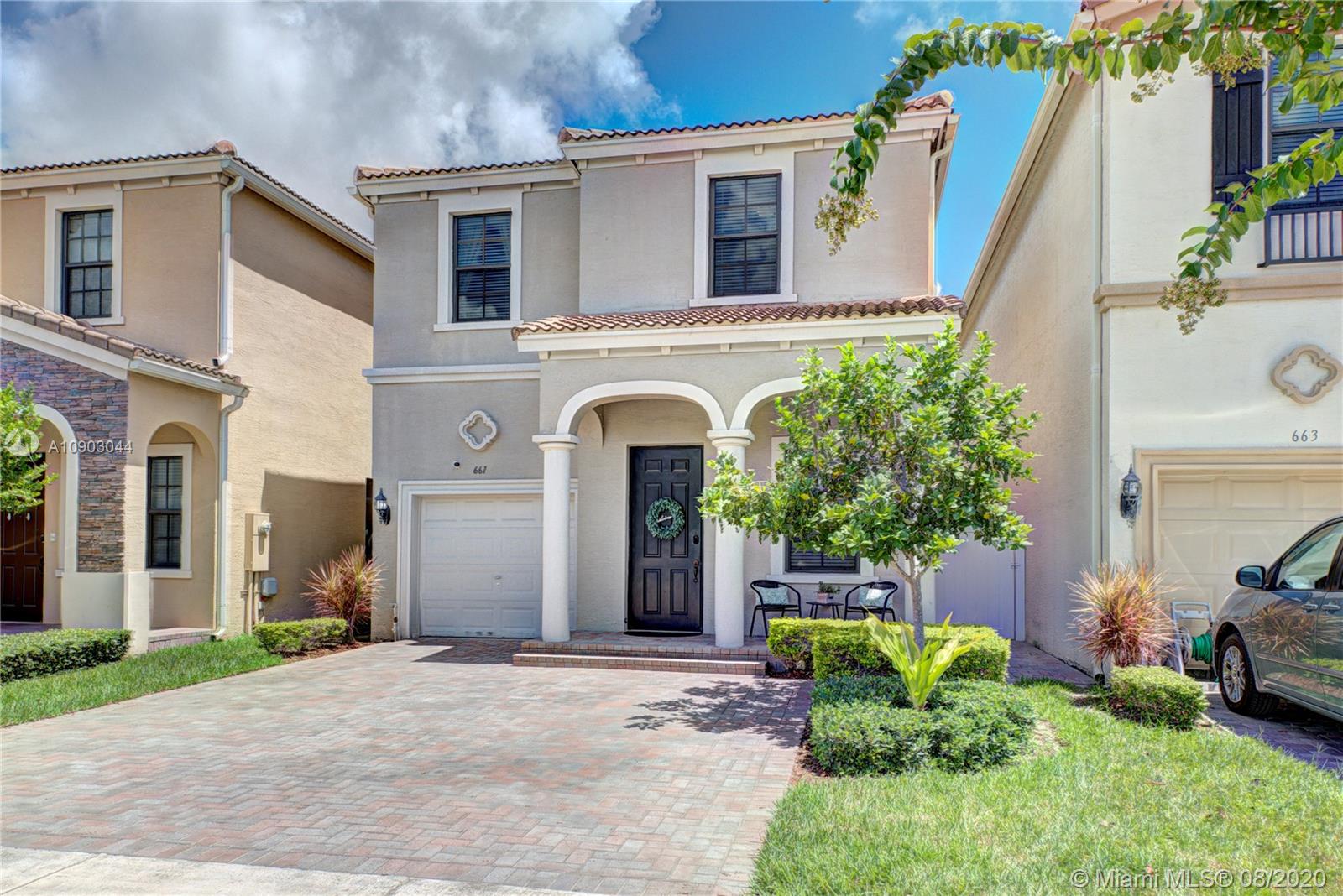 Casa en venta en 661 NE 191st Street, Miami, FL 33179