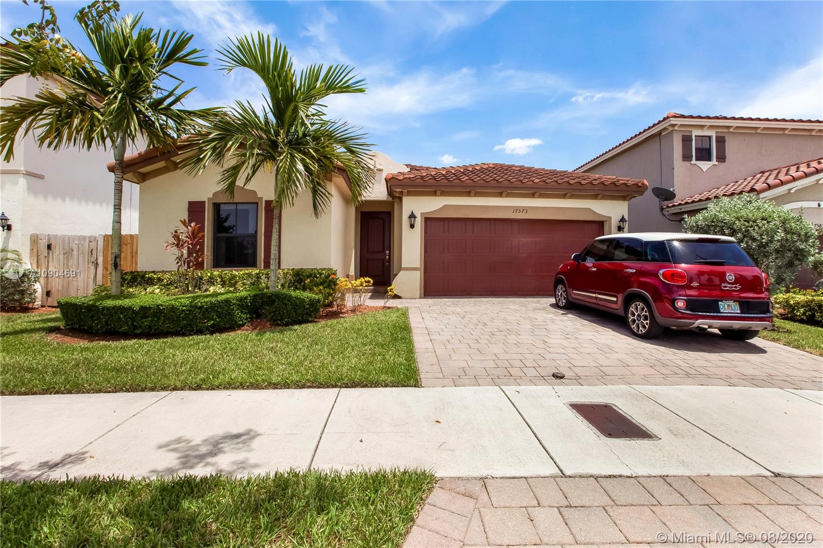 Casa en venta en 17573 SW 155th Ct, Miami, FL 33187