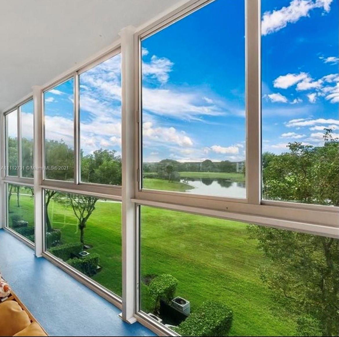 Apartamento en venta en 850 SW 133rd Ter 318B, Pembroke Pines, FL 33027