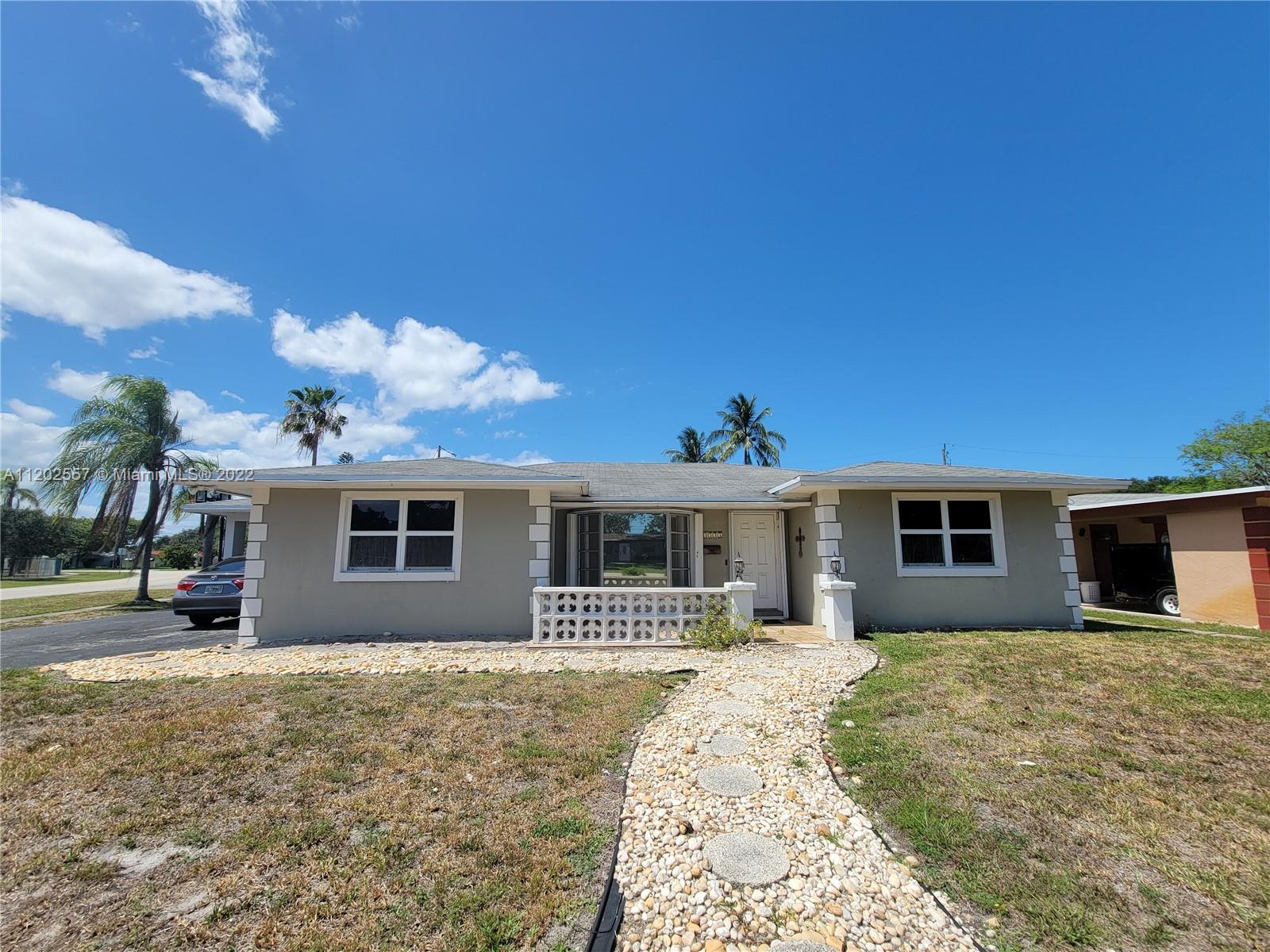 Casa en venta en 3335 Taft St, Hollywood, FL 33021