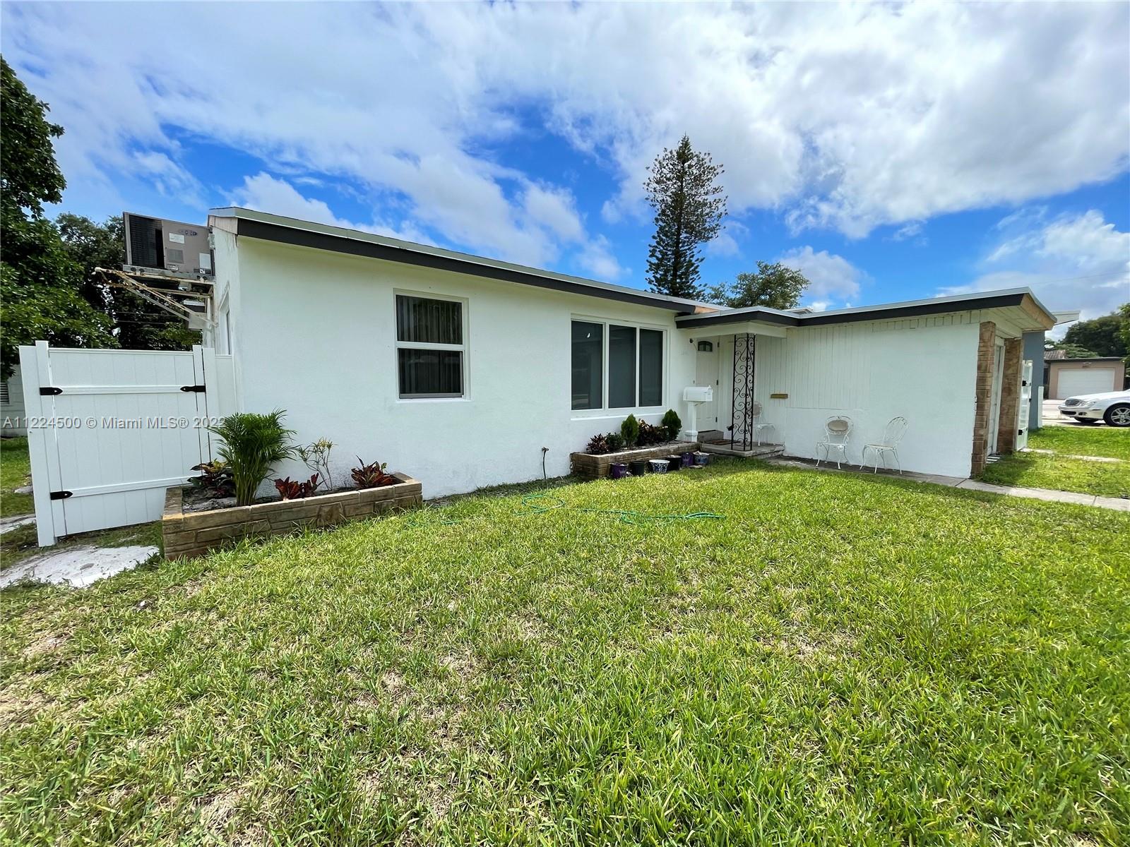 Casa en venta en 2242 Taft St, Hollywood, FL 33020