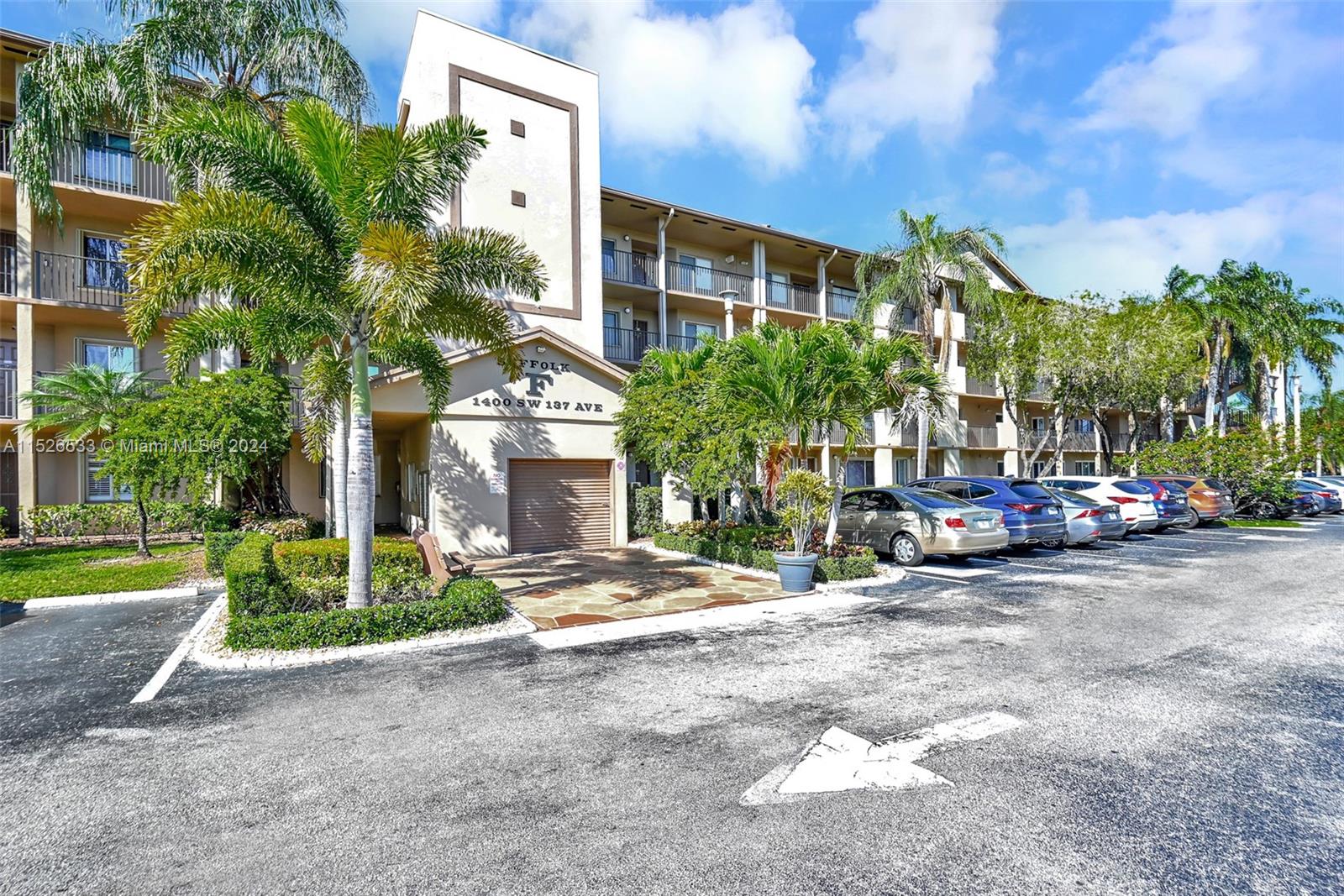 Apartamento en venta en 1400 SW 137th Ave 407F, Pembroke Pines, FL 33027