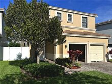 885 NE 191st St, Miami, FL, 33179 - MLS A12071296